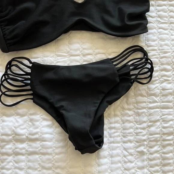 MIKOH Black bikini - Picture 3 of 5
